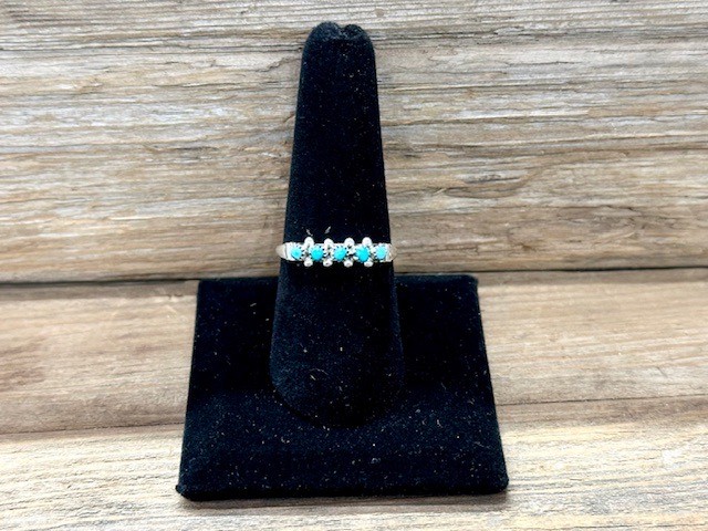 R32-  Zuni Petit Point Turquoise Ring