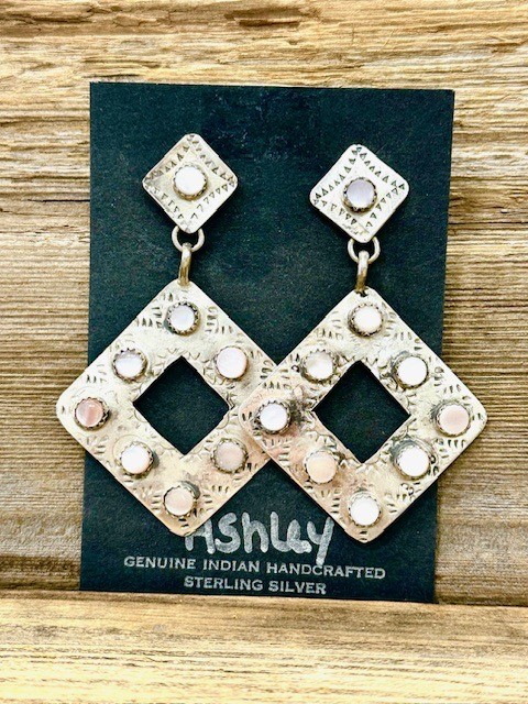 ERN119- Navajo Mussel Shell Earrings By Monroe & Lillie Ashley